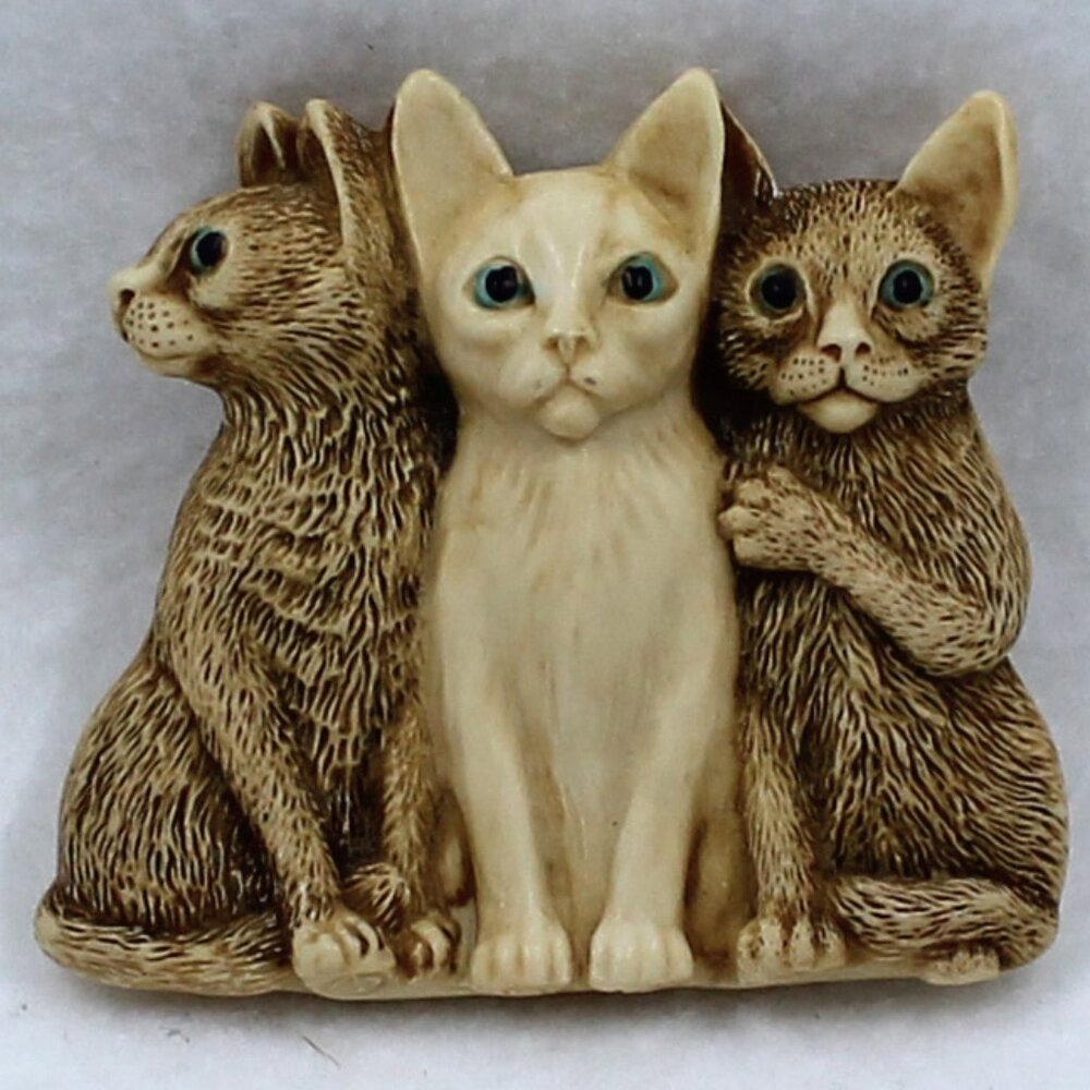 Harmony Kingdom Made in England 3 Green Eyed Furry Cat Brooch or Pin - Picture 11 of 12